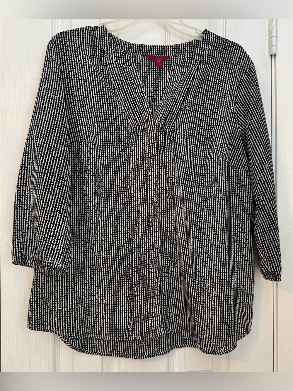 212 Collection Black & White Textured V-Neck Tunic